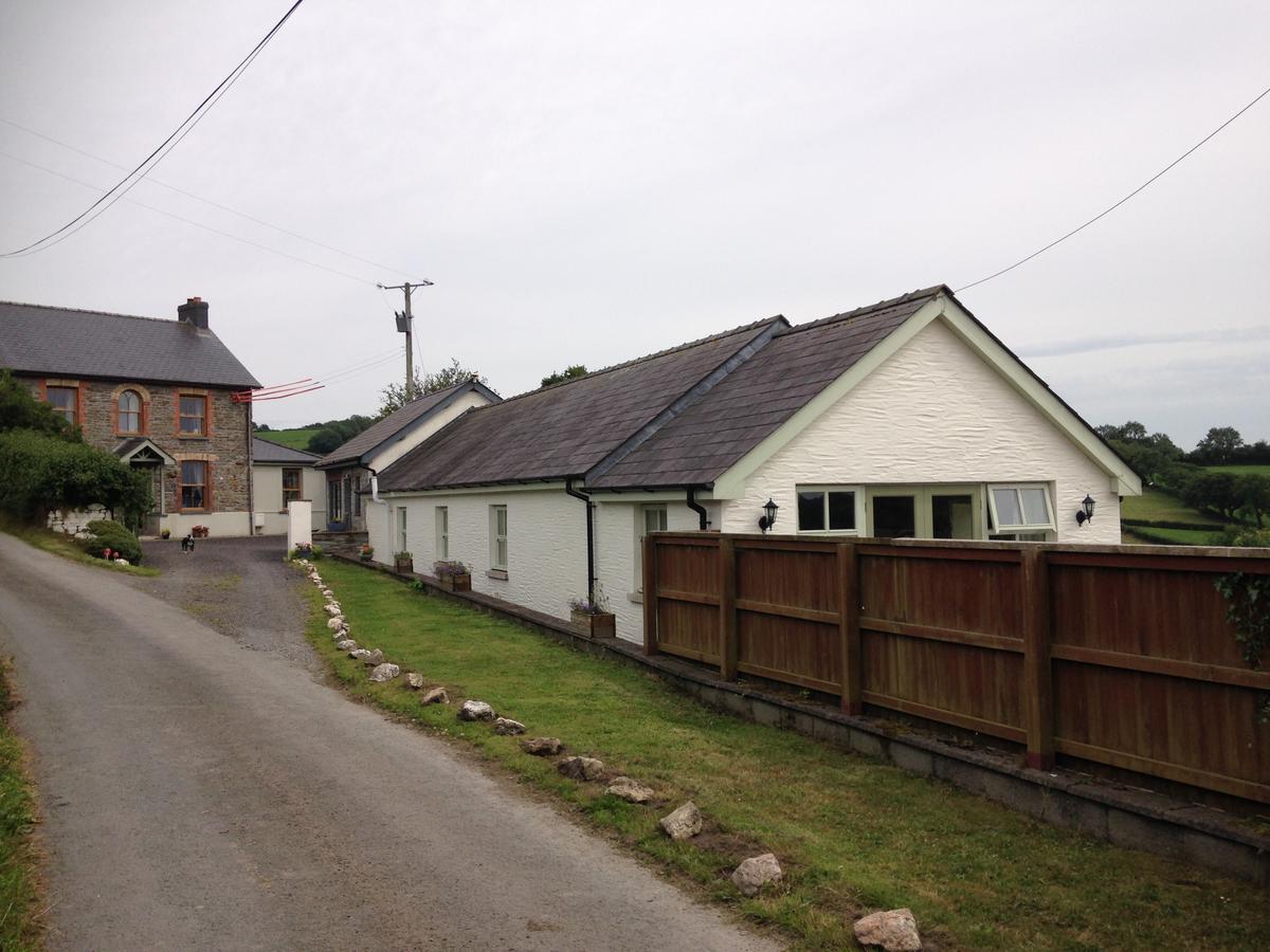 Red Kite Cottage Carmarthen Luaran gambar